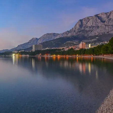 Apartment Sara Galileo Blizu Plaze Makarska